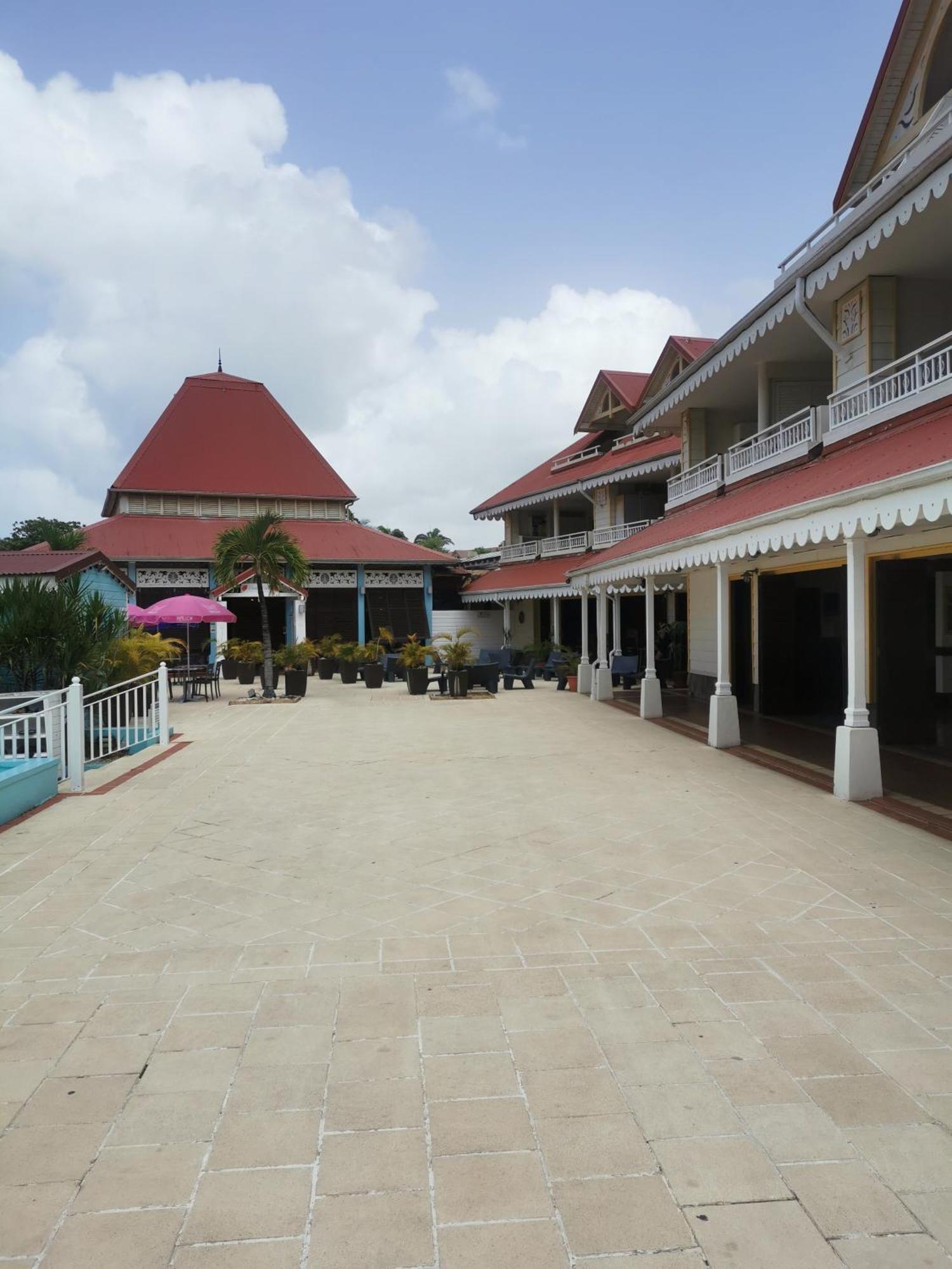 Appart T3 Village Vacances Sainte-Anne Courcelles Exterior photo