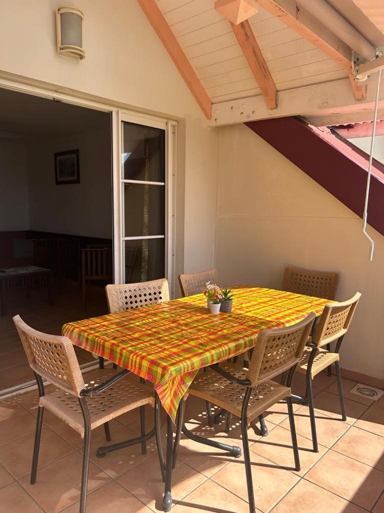 Appart T3 Village Vacances Sainte-Anne Courcelles Exterior photo